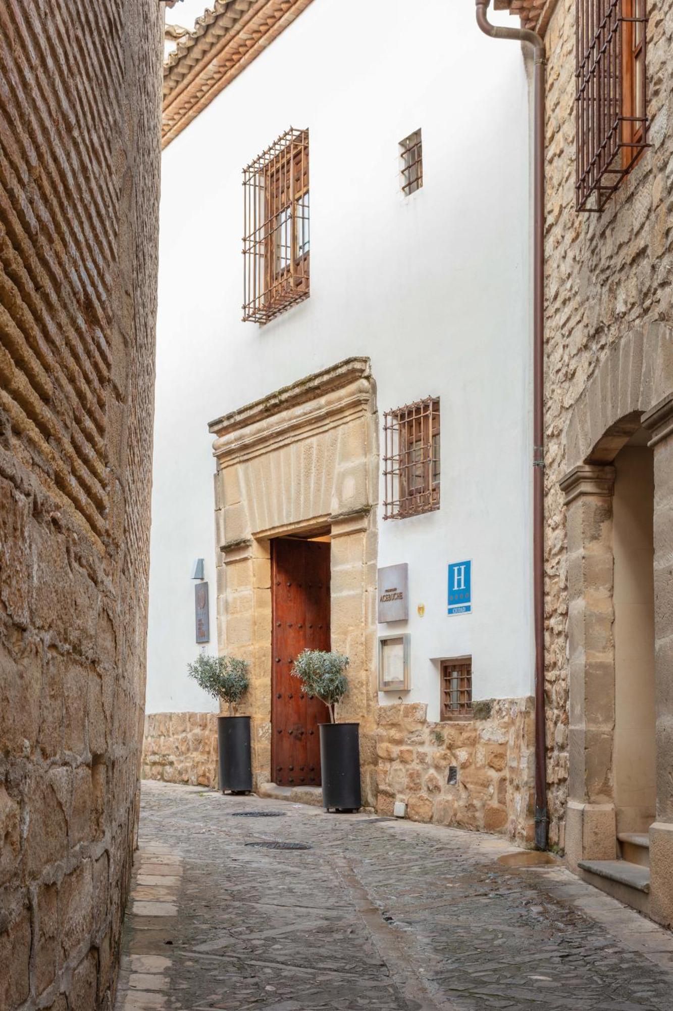 Hotel Puerta De La Luna Баеса Екстер'єр фото