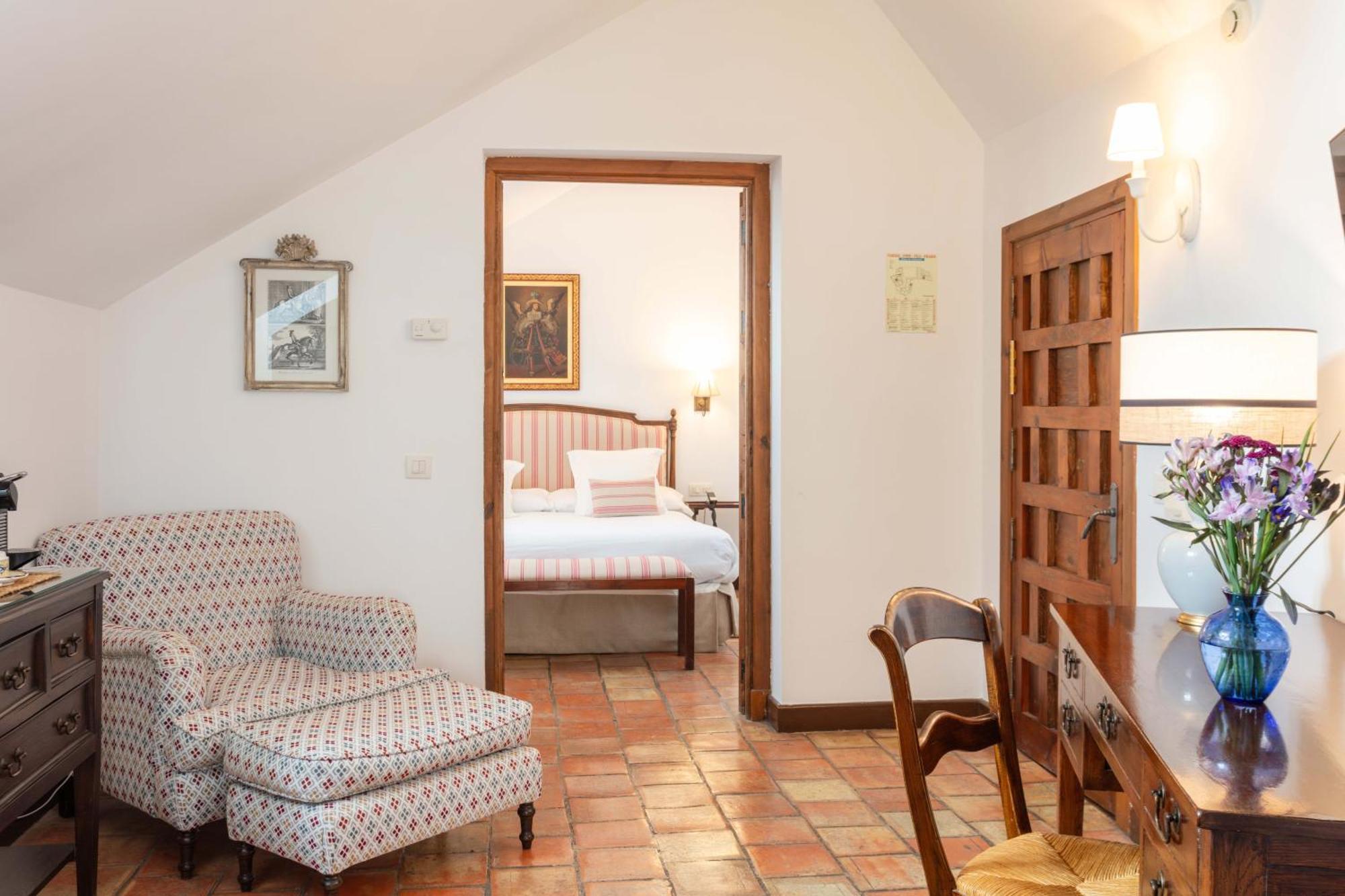 Hotel Puerta De La Luna Баеса Екстер'єр фото